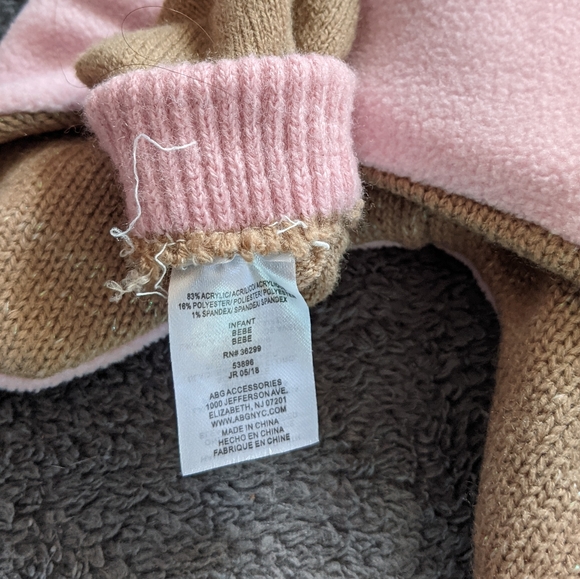 ♦️ B2G1FREE ♦️ Tan/pink reindeer knitted hat/mittens - Picture 2 of 5